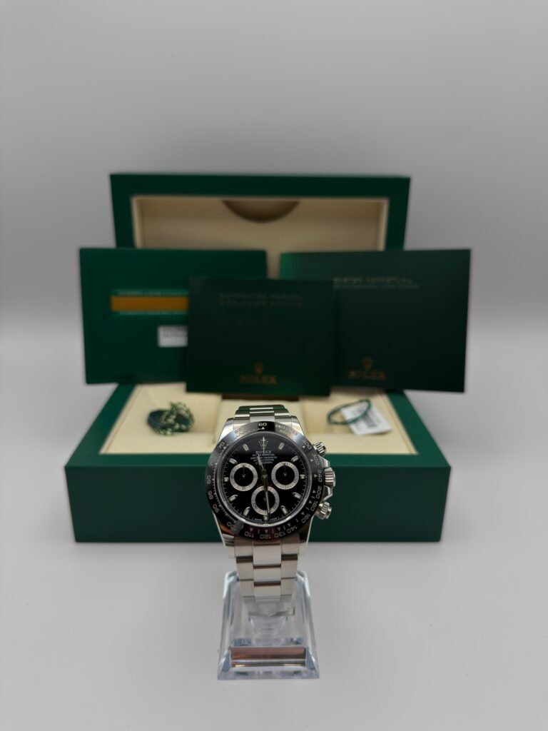 Rolex Daytona Black Dial
Baujahr: 28.05.2018
Referenz: 116500LN
Lieferumfang: Box + Papiere + Erstkaufrechnung
Zustand: Leichte Gebrauchsspuren
Preis: 23.490€