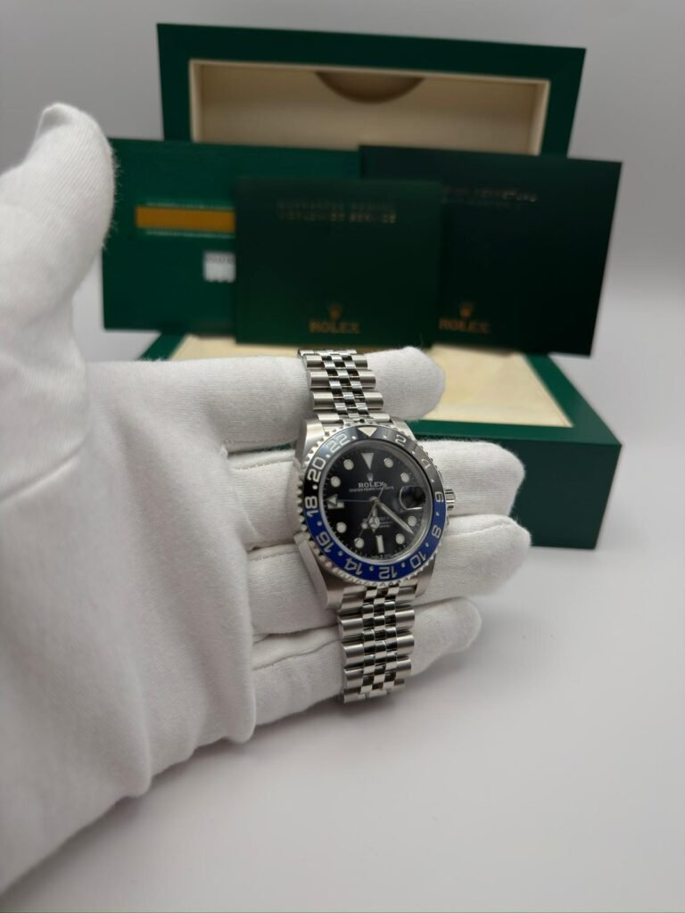 Rolex GMT Master 2 Batgirl 
Baujahr: 23.07.2019
Referenz: 126710BLNR
Lieferumfang: Box + Papiere
Zustand: Verklebt
Preis: 15.490€