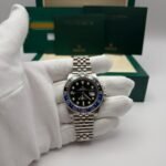 Rolex GMT Master 2 Batgirl 
Baujahr: 23.07.2019
Referenz: 126710BLNR
Lieferumfang: Box + Papiere
Zustand: Verklebt
Preis: 15.490€