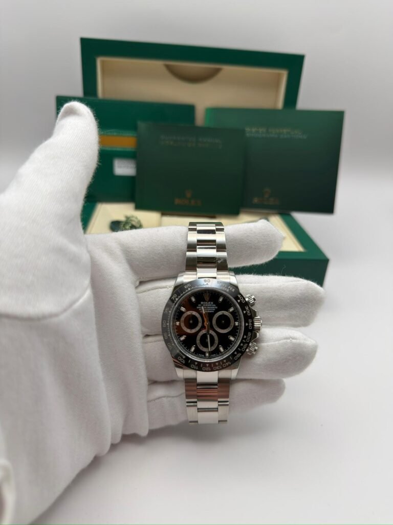 Rolex Daytona Black Dial
Baujahr: 28.05.2018
Referenz: 116500LN
Lieferumfang: Box + Papiere + Erstkaufrechnung
Zustand: Leichte Gebrauchsspuren
Preis: 23.490€
