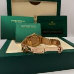 Rolex Day Date 40 Olive Dial
Baujahr: 02.10.2019
Referenz: 228235
Lieferumfang: Box + Papiere
Zustand: Gut
Preis: 44.990€